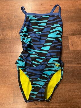 NWT Speedo Flyback Onesie Size 28